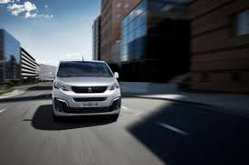 كراء سيارة peugeot expert مع سائقها في جزائر